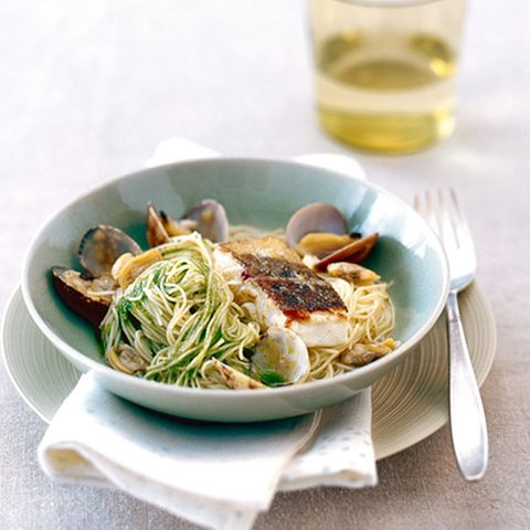 Kabeljau mit Venusmuscheln und Capellini