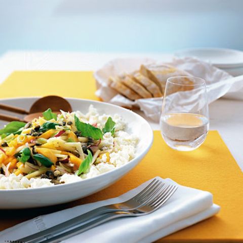Steckrüben-Mango-Salat