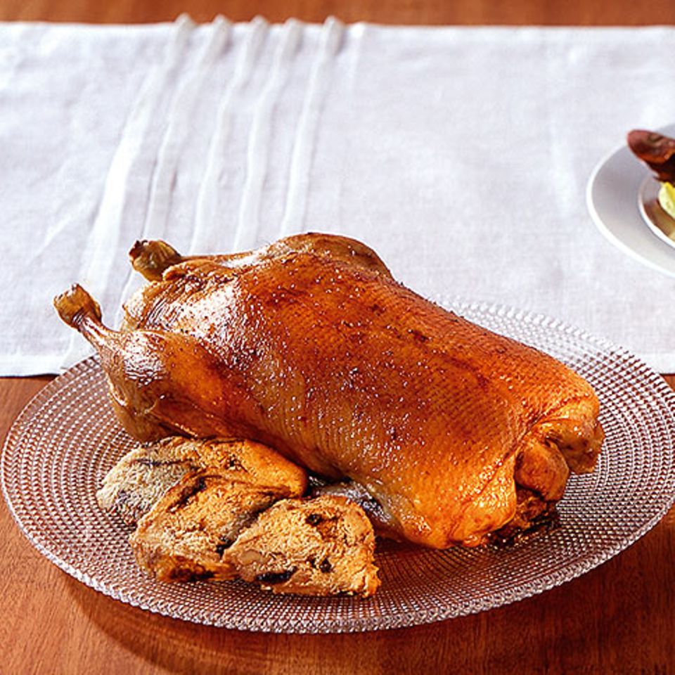 Ente mit Hefekuchen und Rotweinsauce