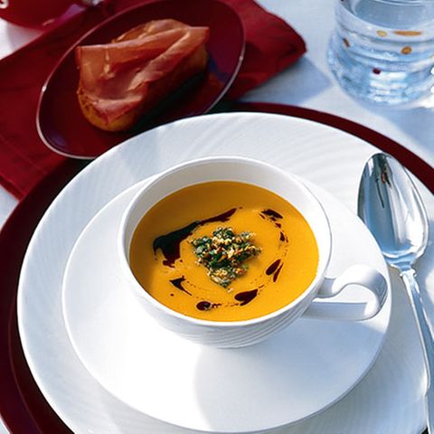 Kürbis-Kartoffelsuppe mit Orangen-Gremolata