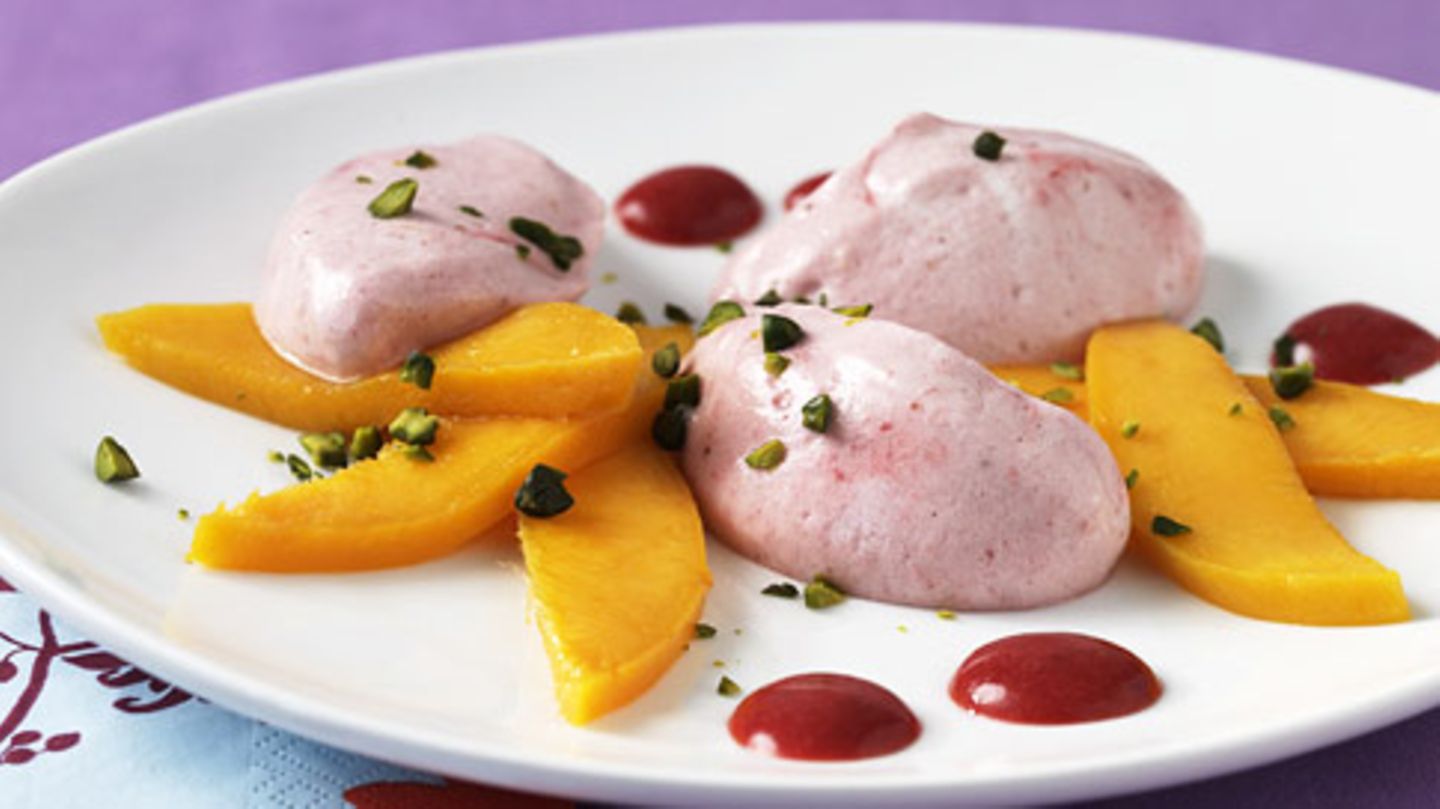 Quark-Erdbeer-Schaum Rezept - [ESSEN UND TRINKEN]