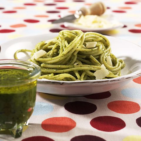 Spaghetti mit Bärlauch-Pesto
