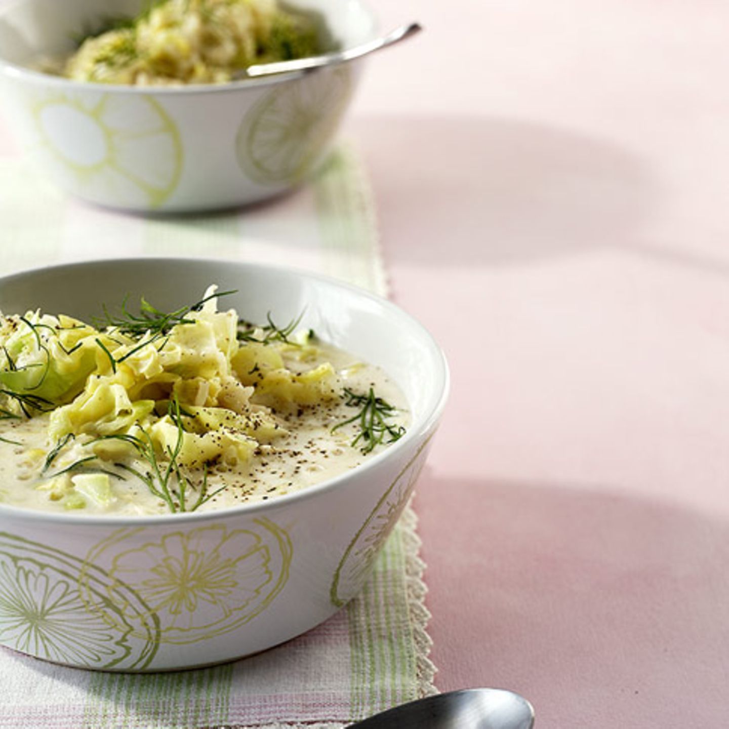 Zitronen-Spitzkohl-Suppe