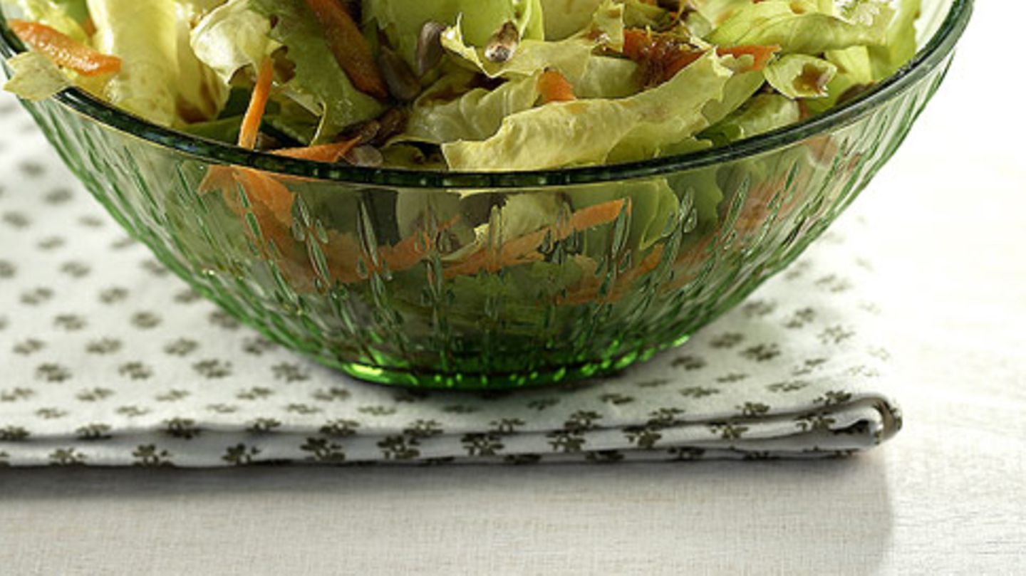 Salat mit SirupDressing Rezept [ESSEN UND TRINKEN]