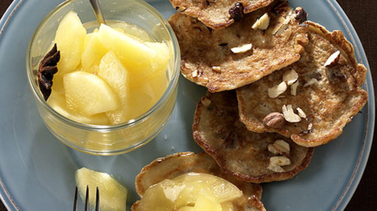 Nuss-Blini mit Apfelkompott Rezept