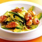 Gurken-Fenchel-Salat mit scharfem Huhn
