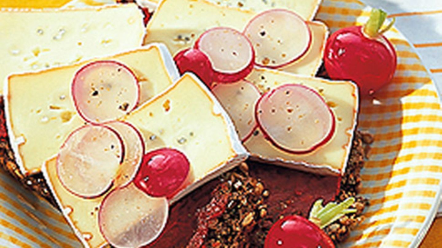 Vollkornbrot mit Rotschimmelkäse Rezept
