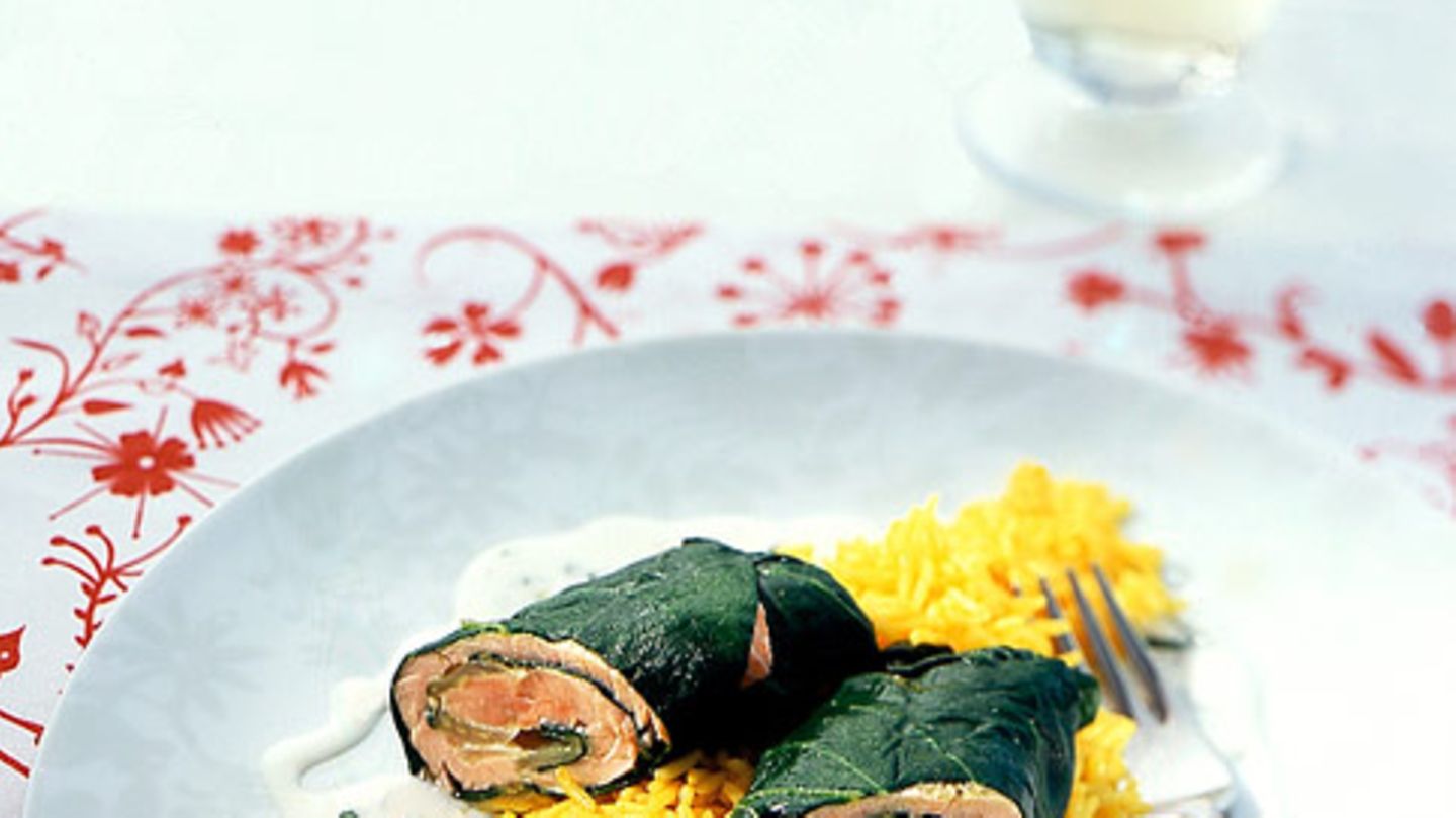 Lachs-Mangold-Rouladen mit Estragonsauce Rezept - [ESSEN UND TRINKEN]