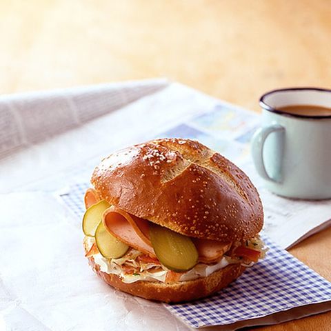 Leberkäse-Krautsalat-Burger