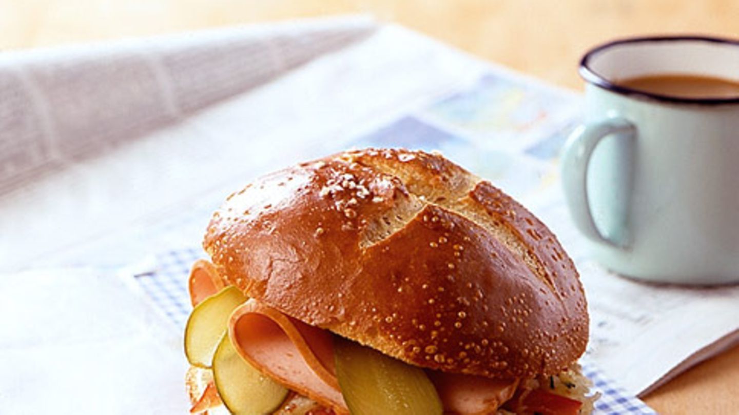 Leberkäse-Krautsalat-Burger Rezept