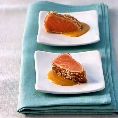 Sesam-Lachs mit Currysauce