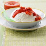 Ricotta-Törtchen mit Erdbeersauce