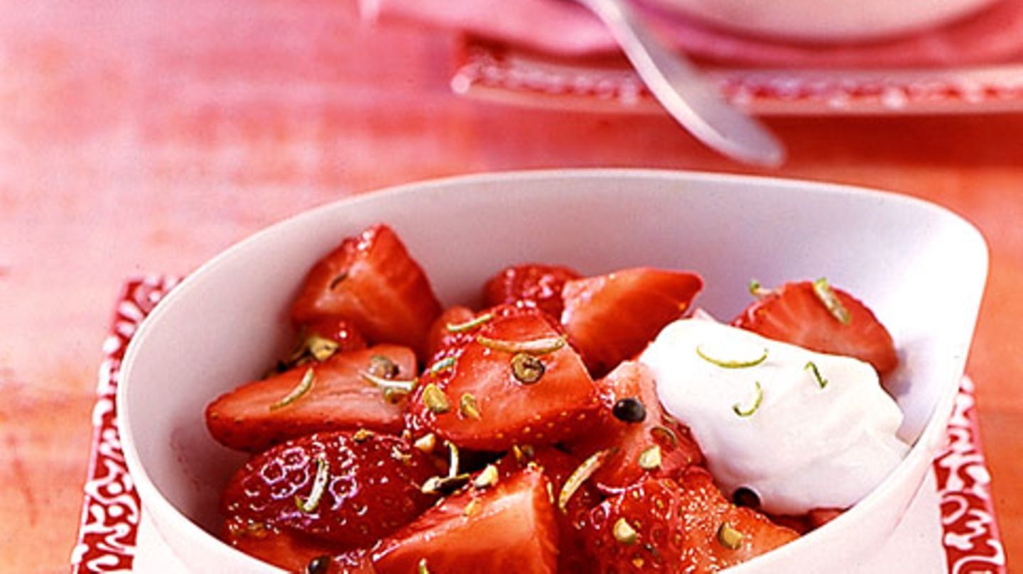 Erdbeeren Mit Pfeffer Und Balsamessig — Rezepte Suchen