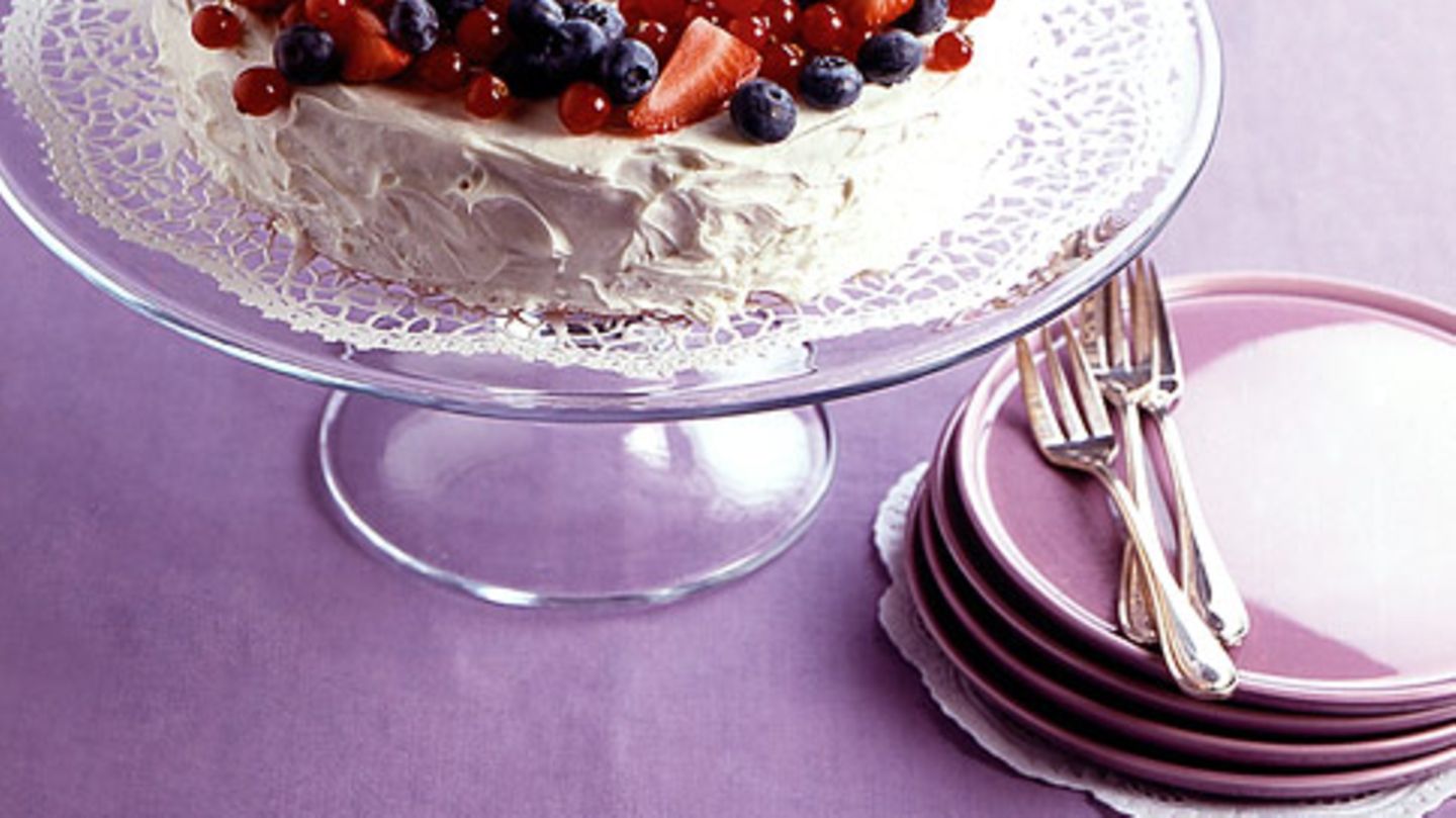 Angel-Food-Cake mit Beeren Rezept