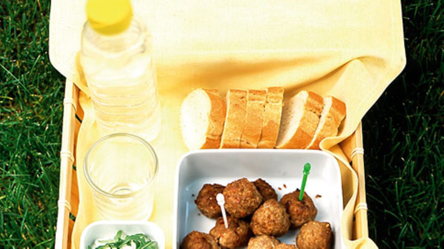Chilibällchen mit Raukequark Rezept
