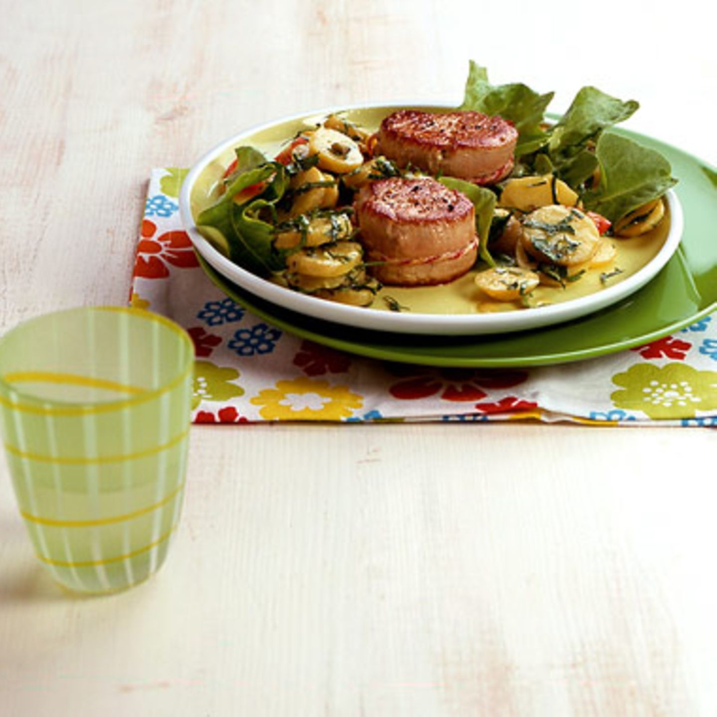 Medaillons mit Sommersalat