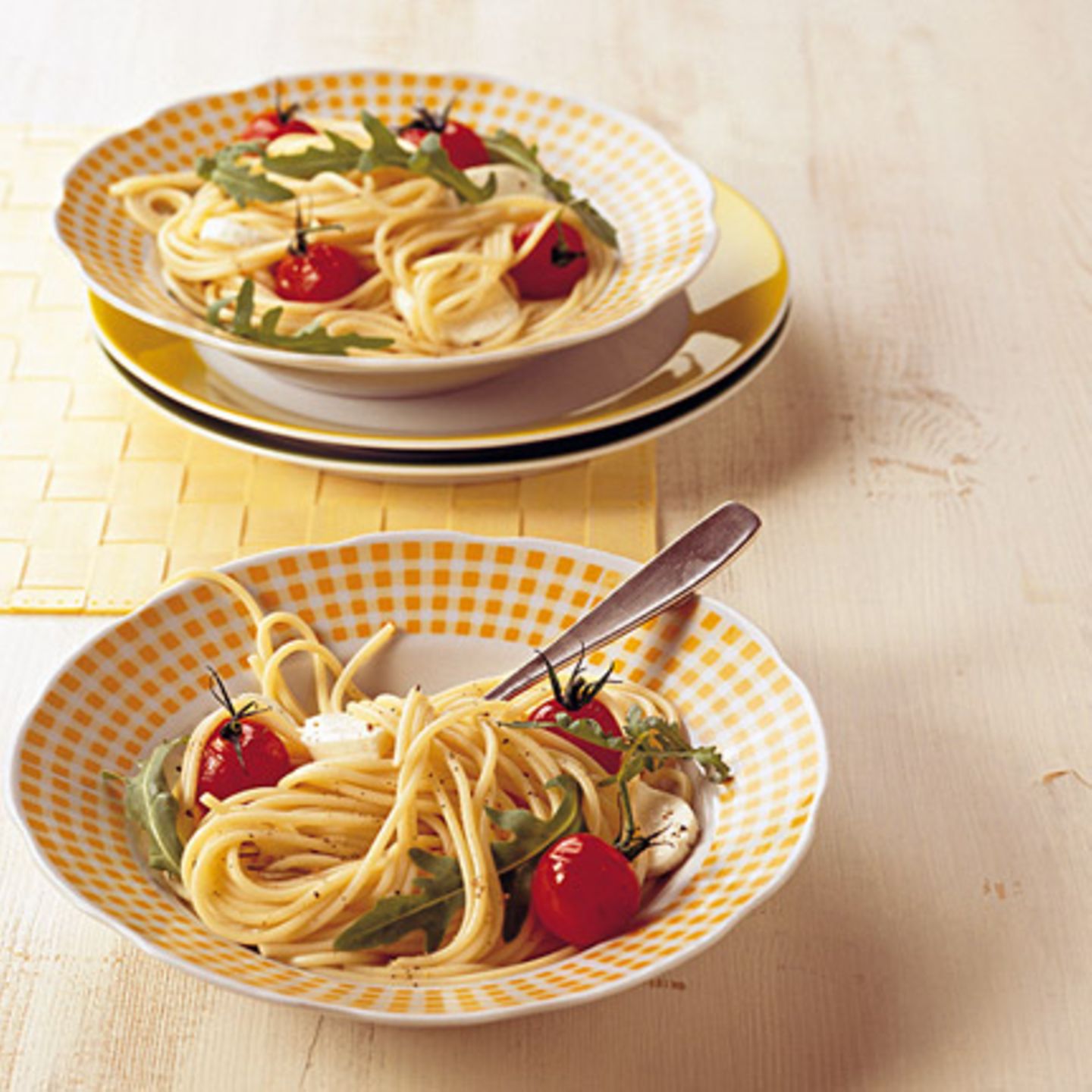 Spaghettisalat mit Mozzarella