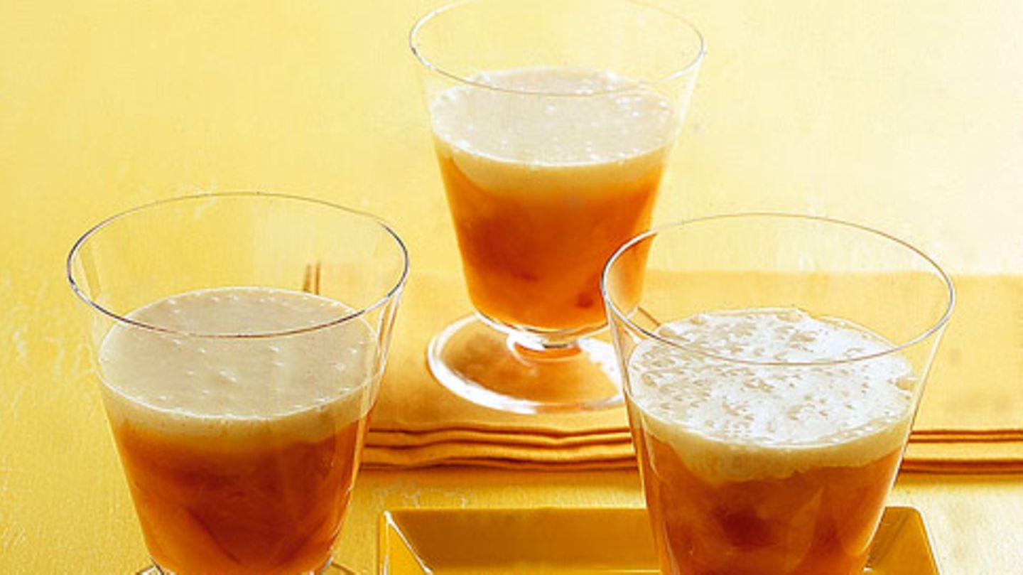 Chili-Pfirsichkompott mit Vanillesauce Rezept - [ESSEN UND TRINKEN]