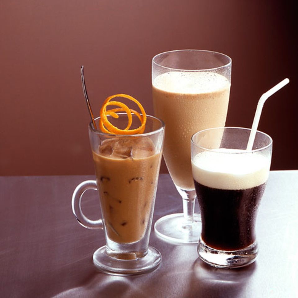 Eiskaffee mit Orange