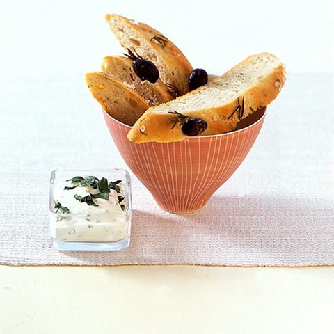 Olivenbrot mit Quarkdip