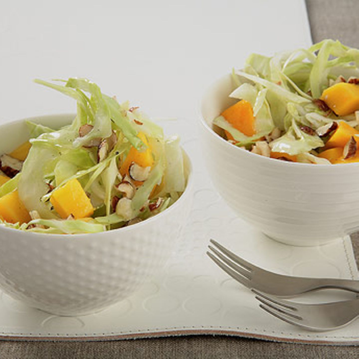 Weißkohl-Mango-Salat