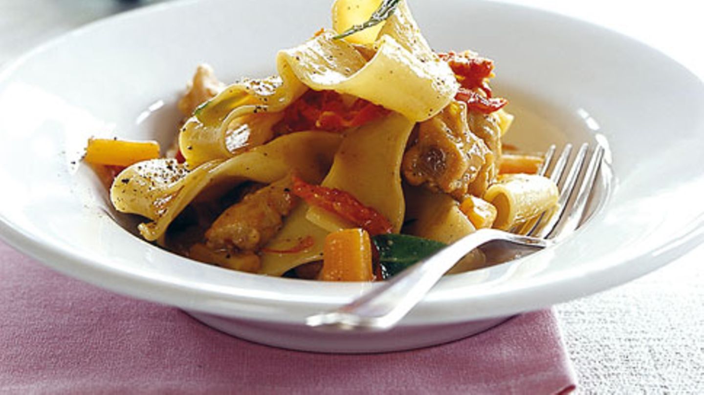 Pappardelle mit Kaninchenragout Rezept - [ESSEN UND TRINKEN]