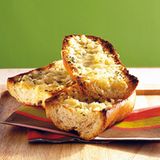 Knoblauch-Käsebrot