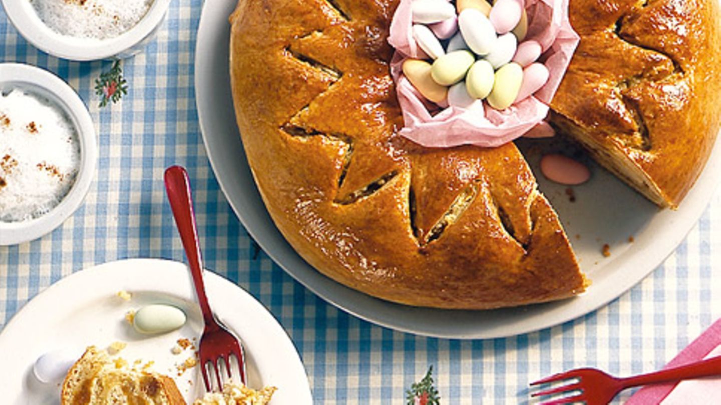 Marzipan-Hefekranz Rezept
