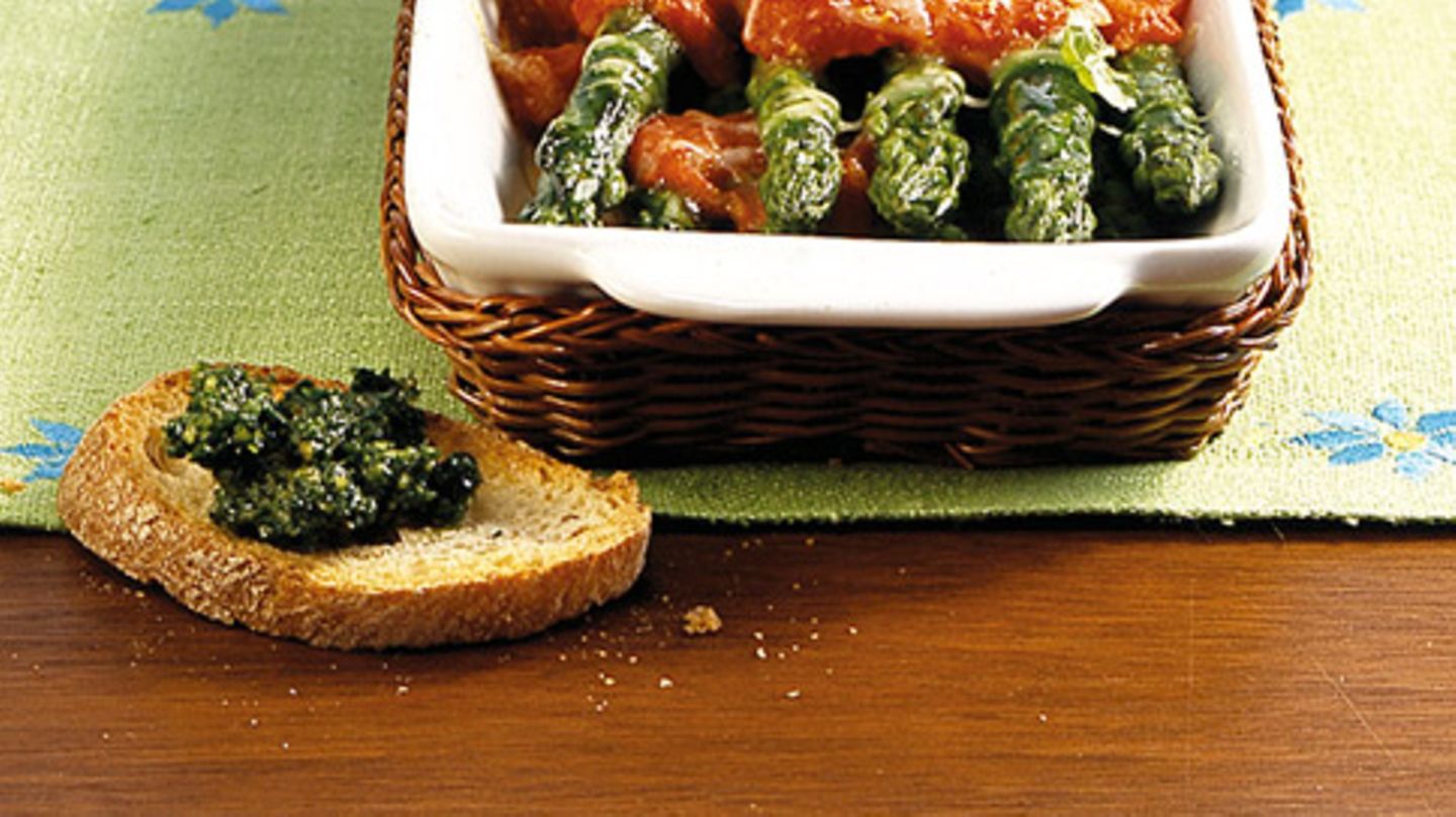 Überbackener grüner Spargel Rezept - [ESSEN UND TRINKEN]