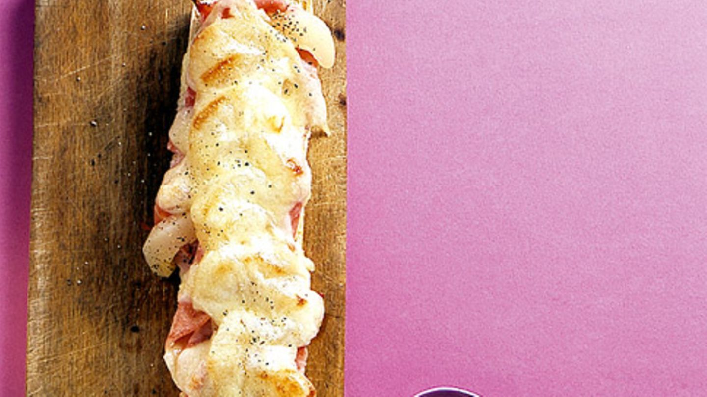 Croque mit Schinken, Birne und Käse Rezept