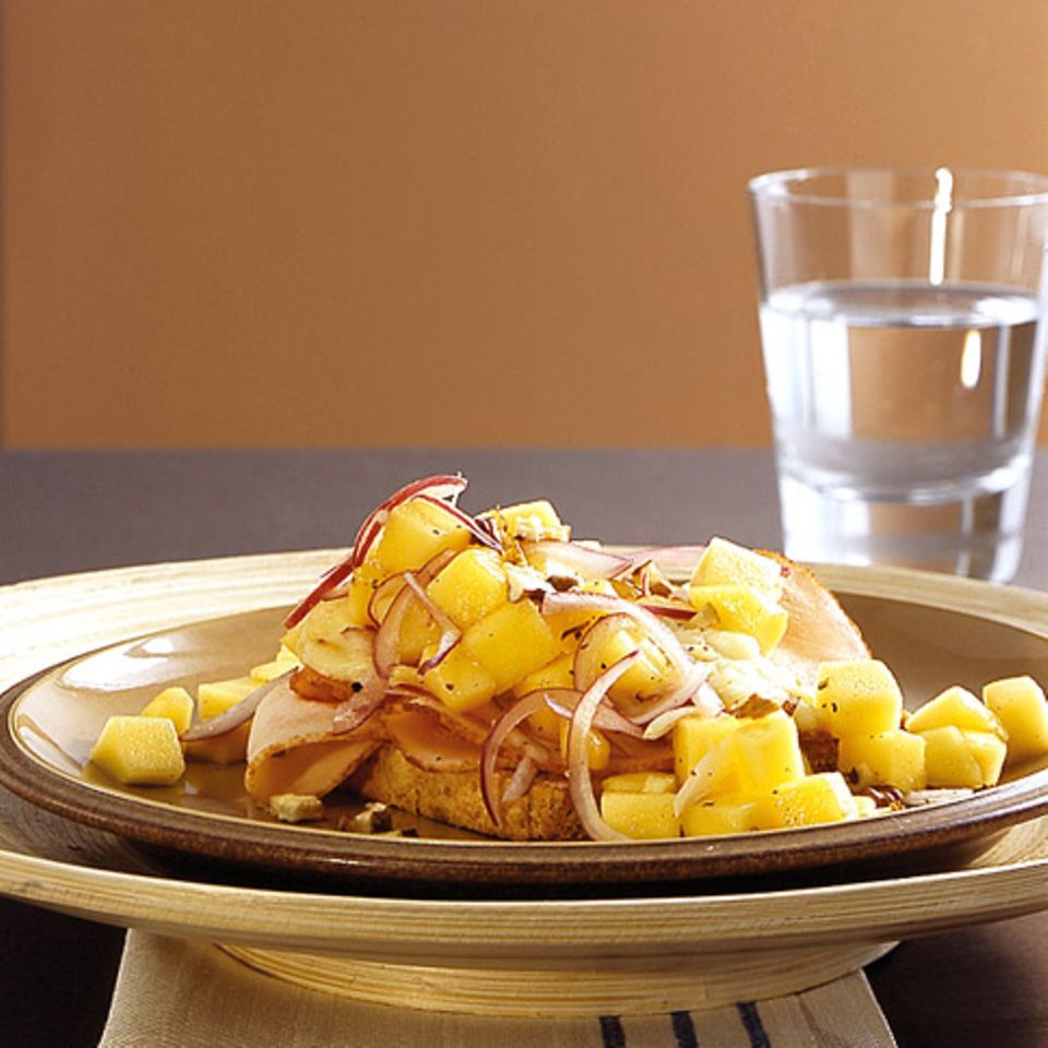 Hähnchen-Toasts mit Mango