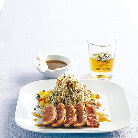 Thunfisch mit Sprossensalat