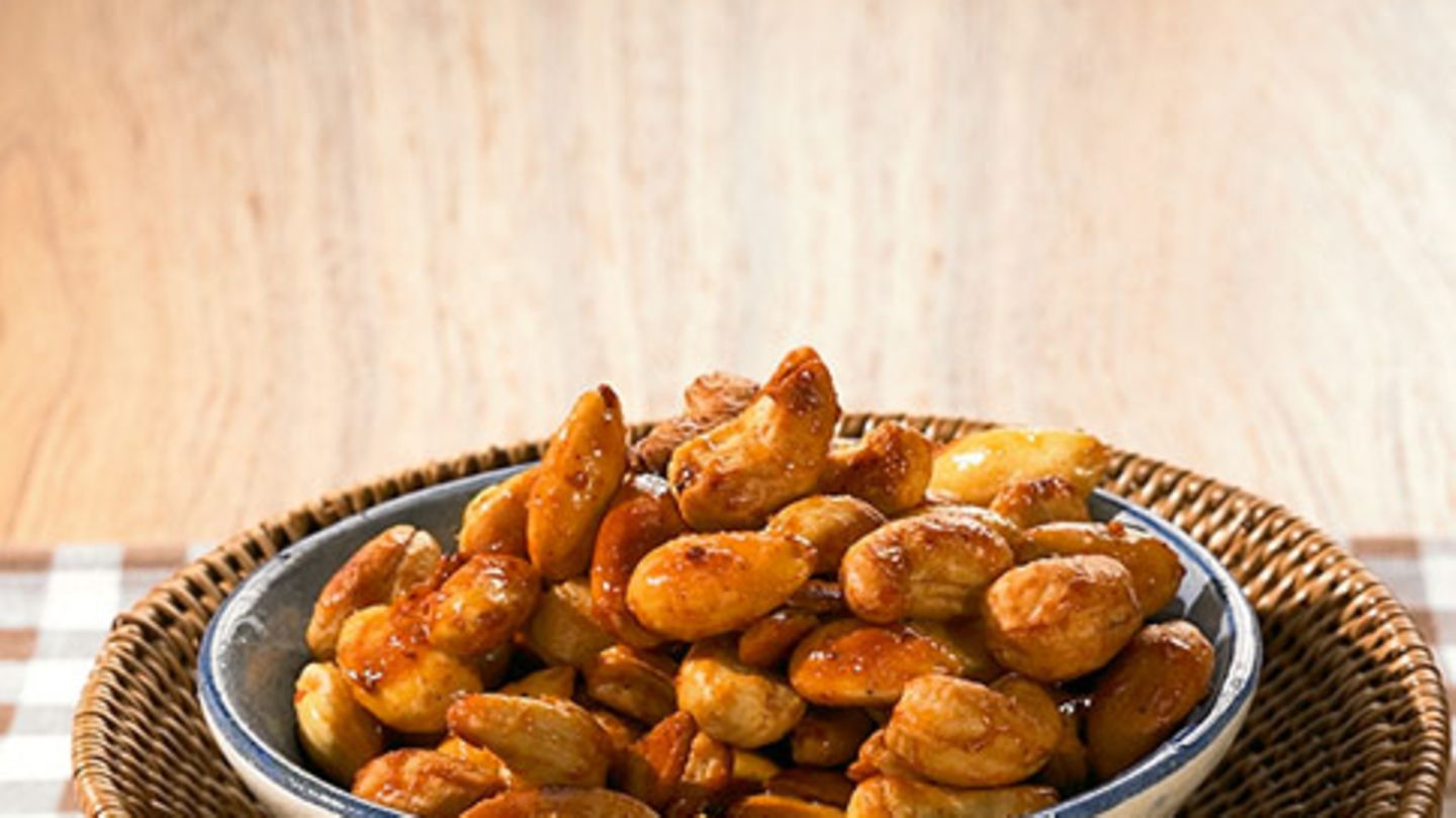 Süß-scharfe Knuspernüsse Rezept