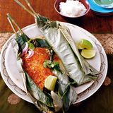 Rotbarsch mit Curry im Bananenblatt