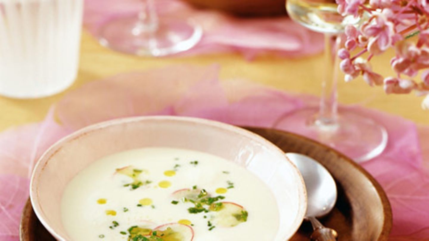 Meerrettichsuppe mit Radieschen Rezept