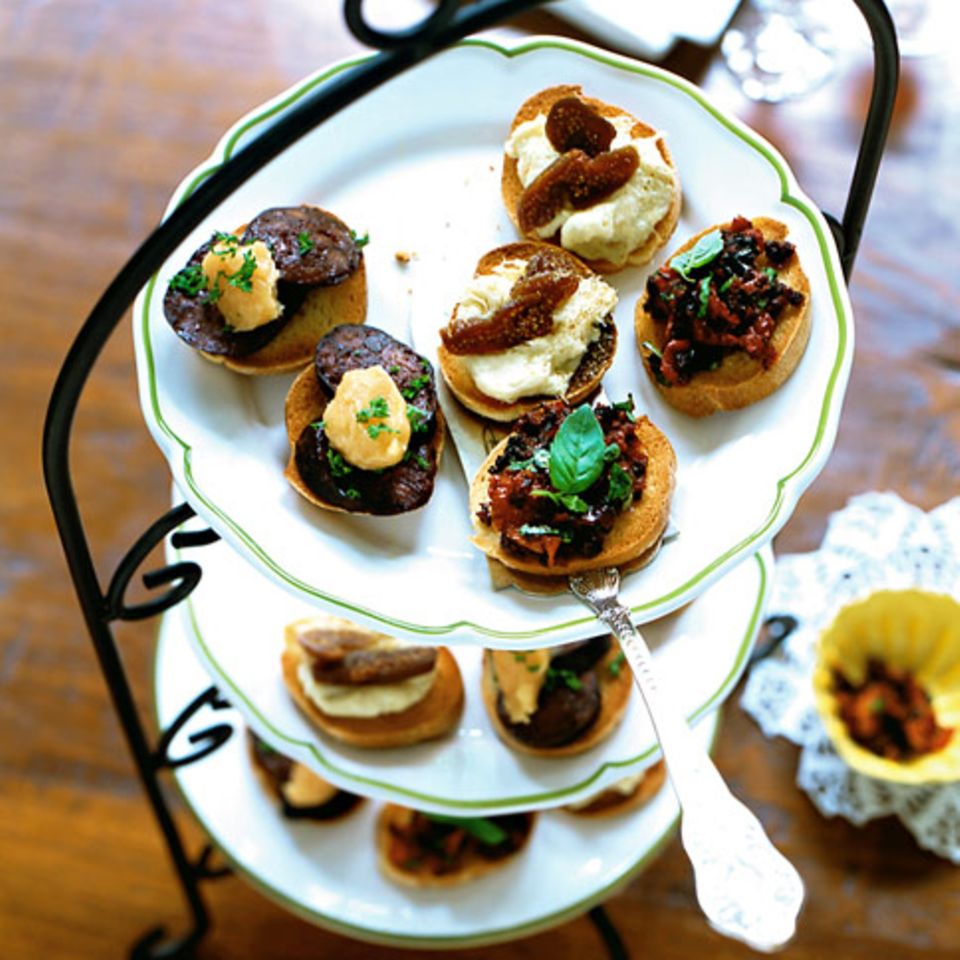 Blutwurstcanapés mit Quittenmus