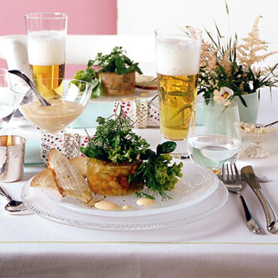 Kalbshaxensülze mit Weissbier-Sabayon