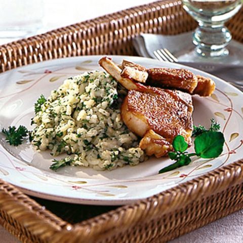 Kräuter-Risotto mit Lammkoteletts
