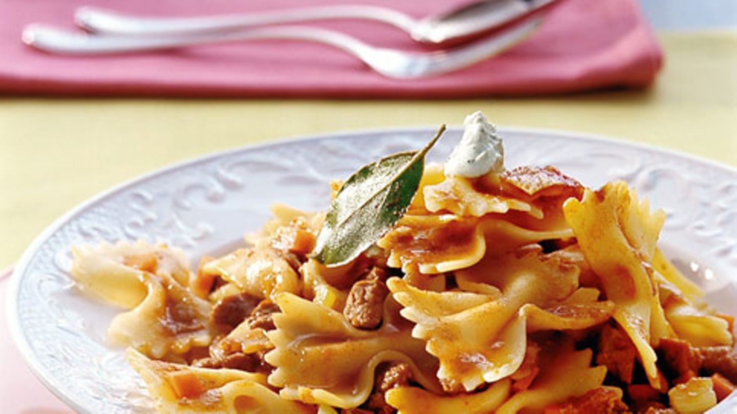 Farfalle mit Schweineragout Rezept