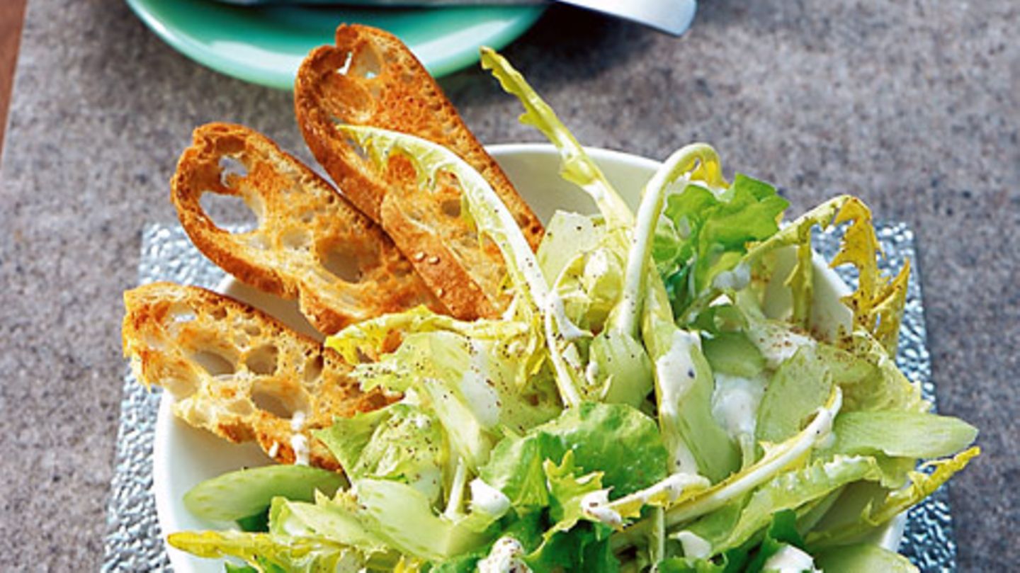 Caesar's Salad mit Tofu-Dressing Rezept