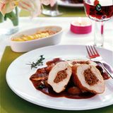 Gefüllte Hähnchenbrust mit Kartoffel-Spitzkohl-Gratin