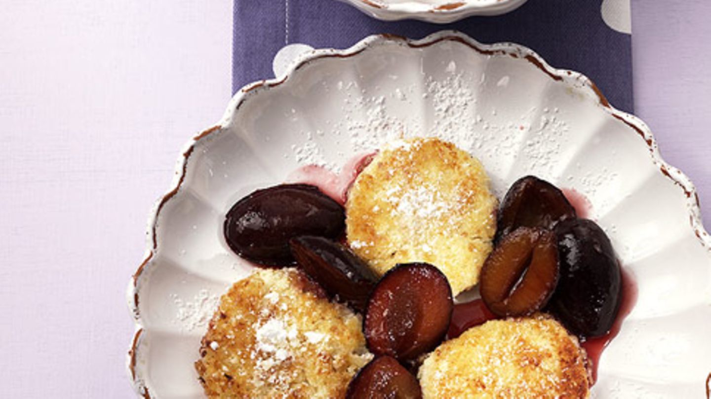 Quarktaler mit Zwetschgen Rezept