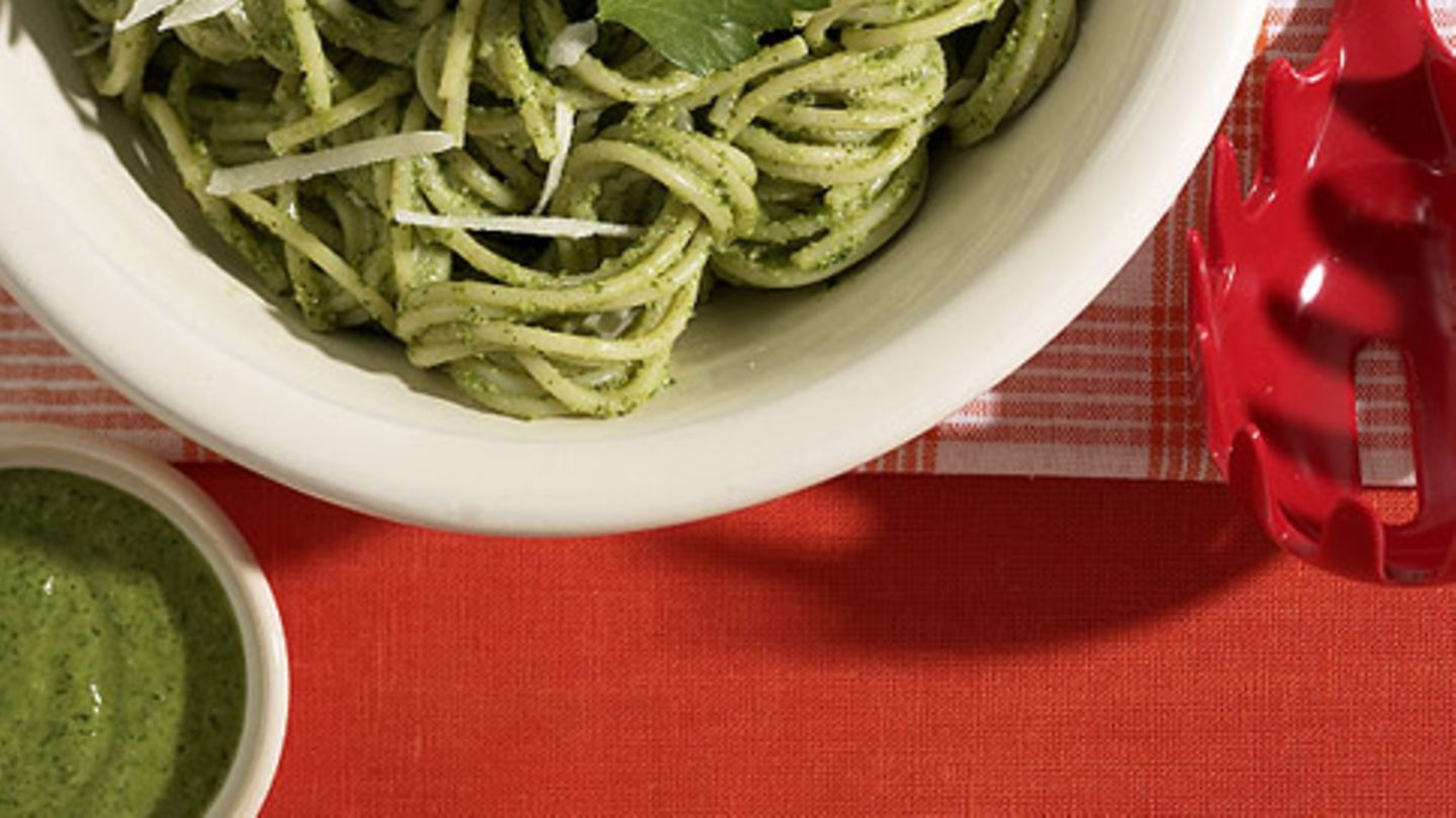 Spaghetti mit Sesam-Pesto Rezept
