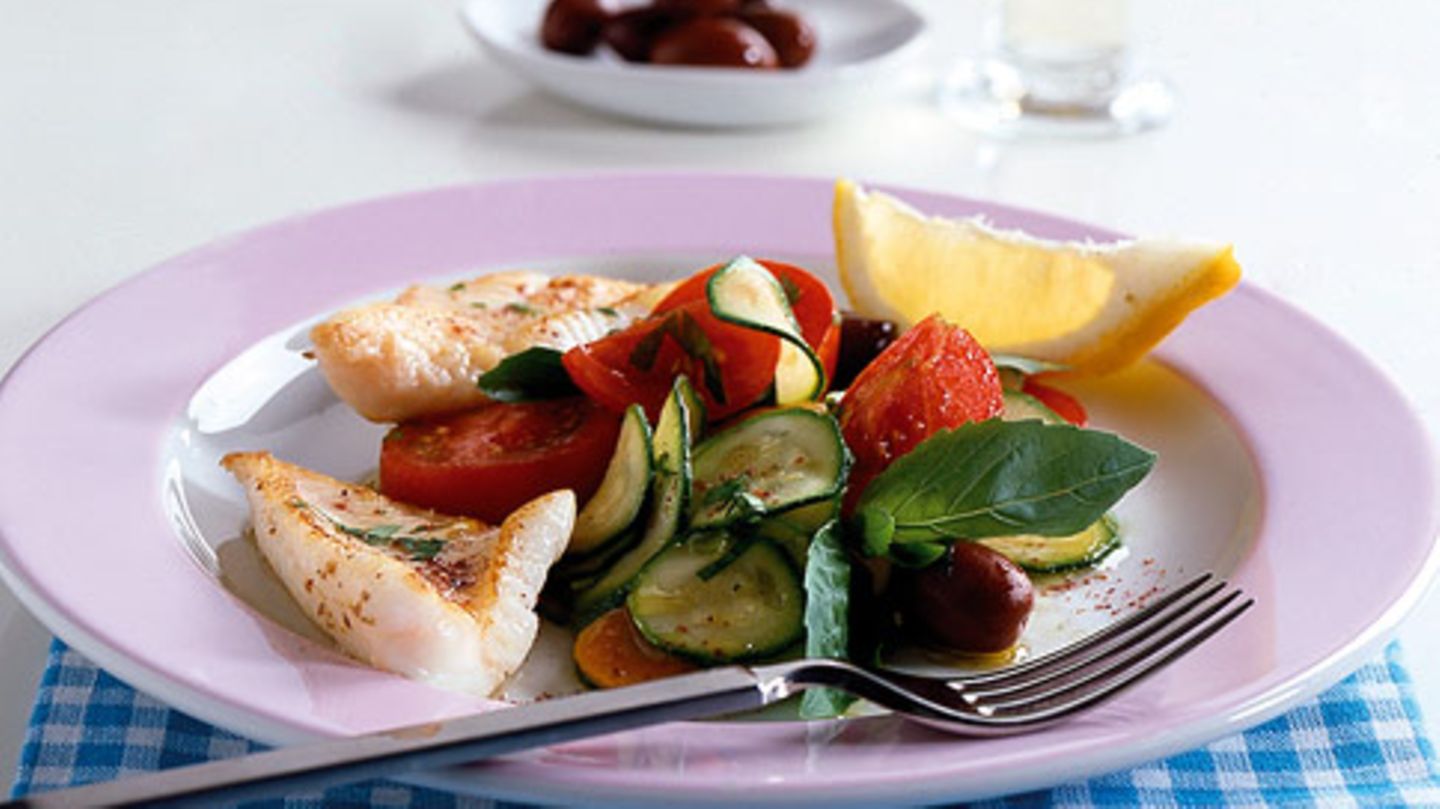 Zucchinisalat mit Rotzungenfilets Rezept