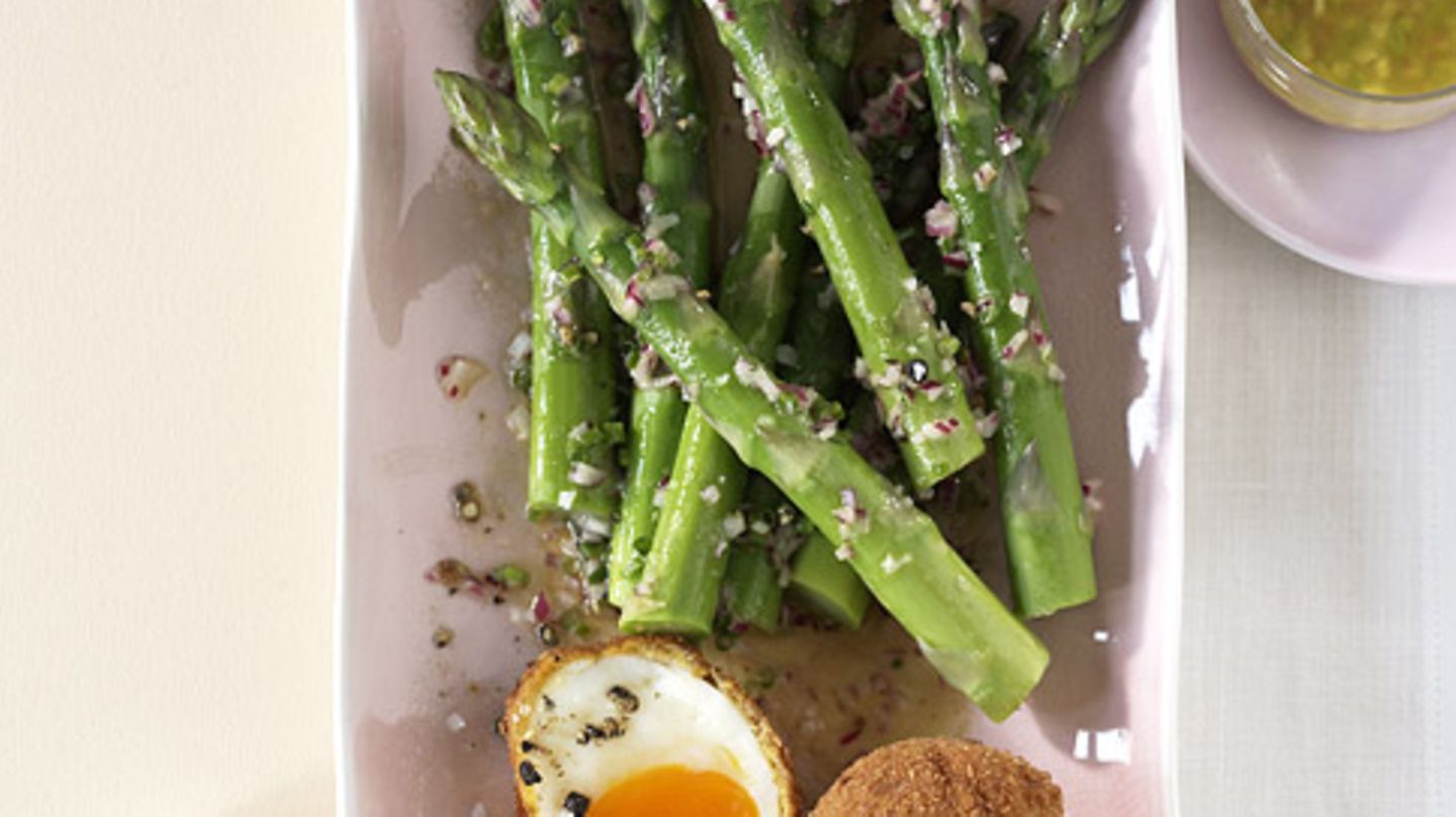 Frittierte Eier mit Spargel Rezept