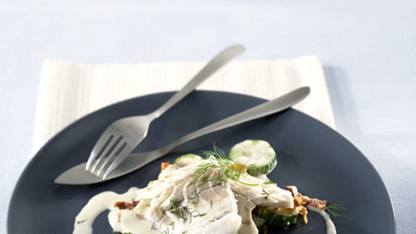 Wolfsbarsch auf Speckgurken Rezept