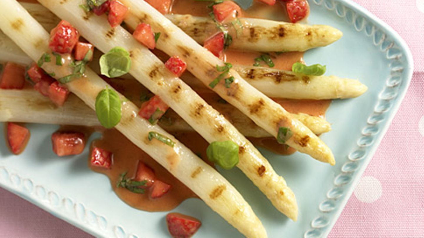 Spargel mit Erdbeer-Vinaigrette Rezept