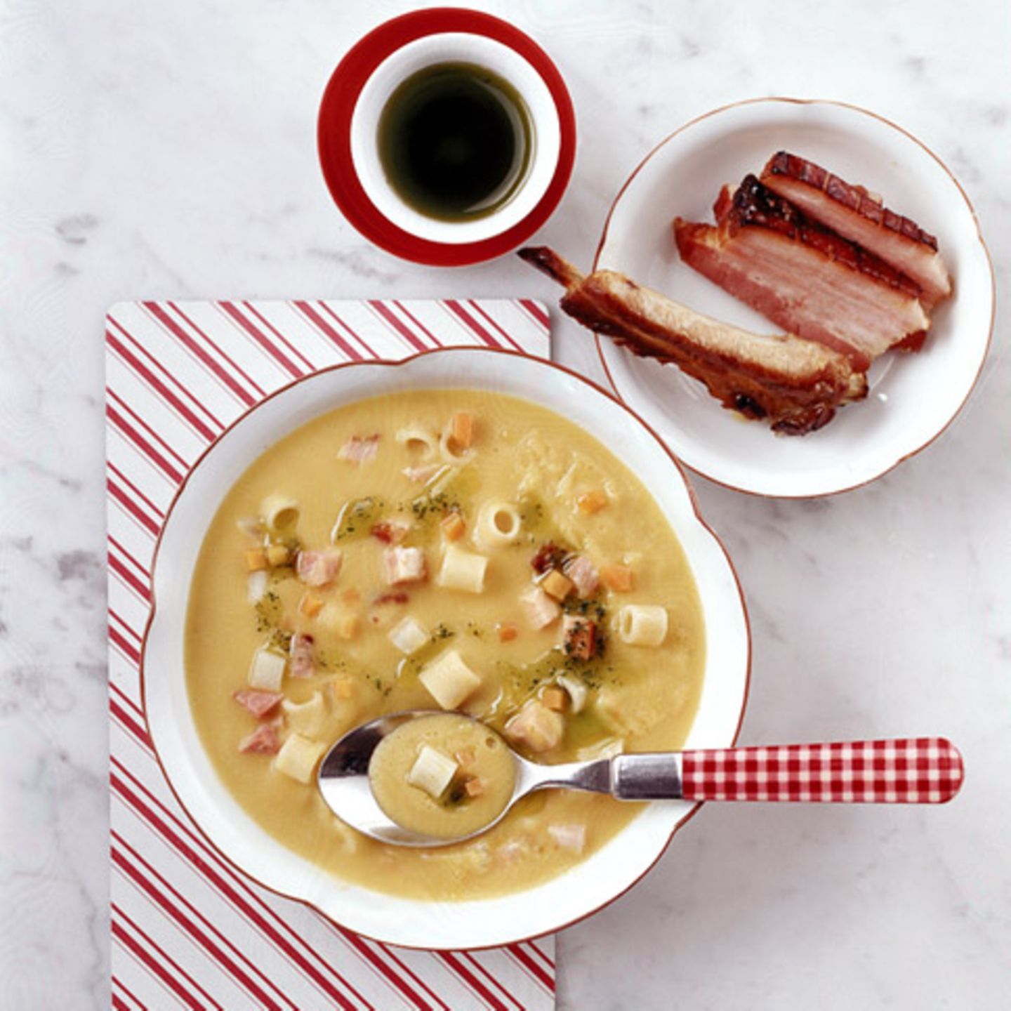 Nudel-Gemüseeintopf mit Schweinerippchen Rezept - [ESSEN UND TRINKEN]