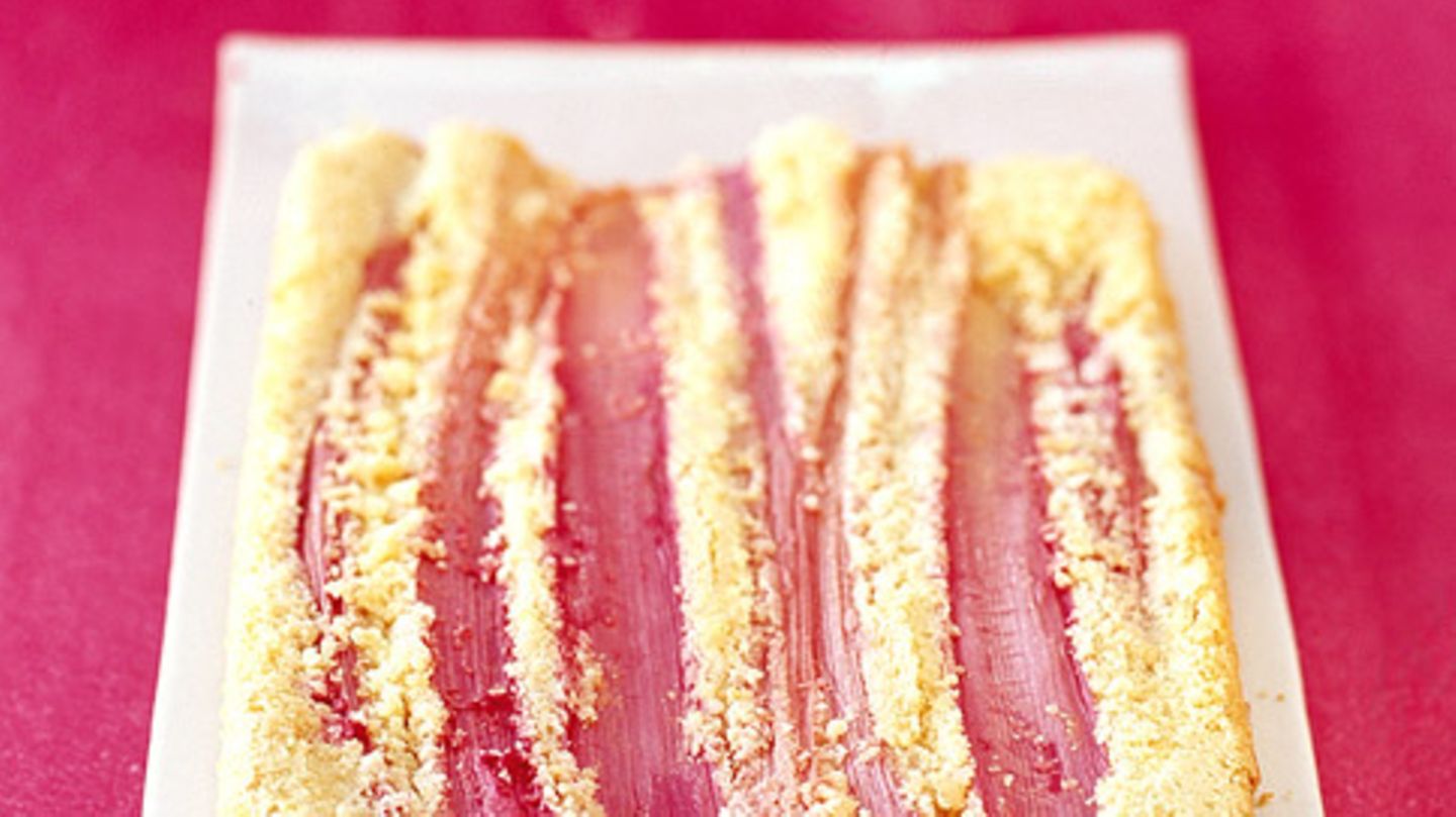 Gestürzter Rhabarberkuchen Rezept