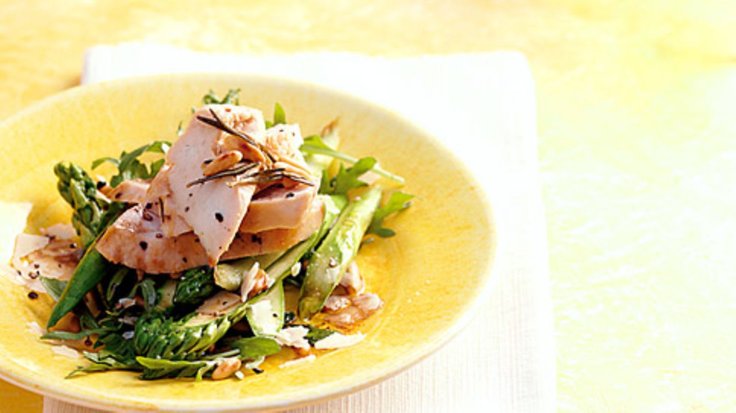 Hähnchenfilet mit Spargelsalat Rezept